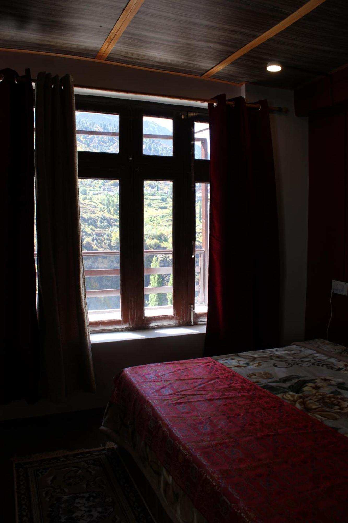 Kyelang Times Hostel Room photo